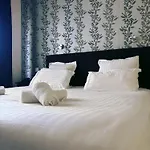 Hotel Le Divona Au Coeur De 3*