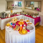 Hotel Le Divona Au Coeur De Divonne-les-Bains