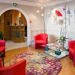 Hotel Le Divona Au Coeur De 3*