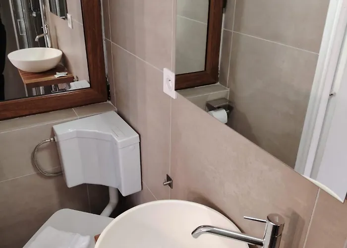 Hotel Le Divona Au Coeur De Divonne-les-Bains