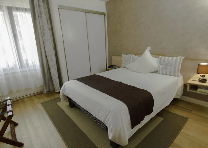 Hotel Le Divona Au Coeur De Divonne-les-Bains
