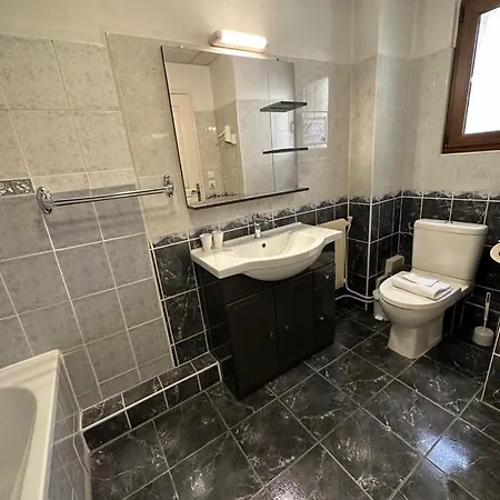 Hotel Le Divona Au Coeur De 3*