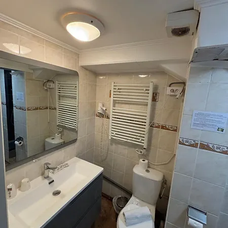 Le Divona Hotel