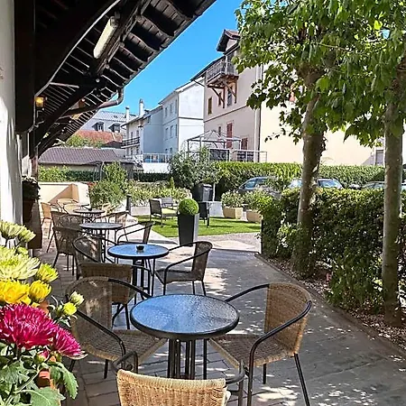 Hotel Le Divona Au Coeur De Divonne-les-Bains
